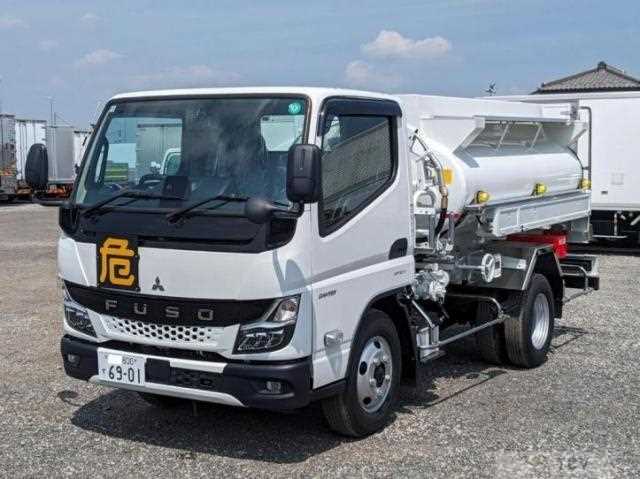2025 Mitsubishi Fuso Canter
