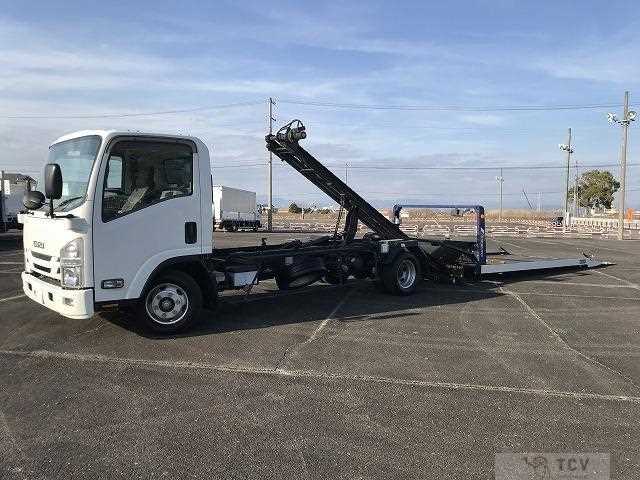 2018 Isuzu Elf Truck