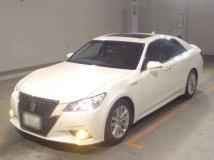 2014 Toyota Crown Hybrid