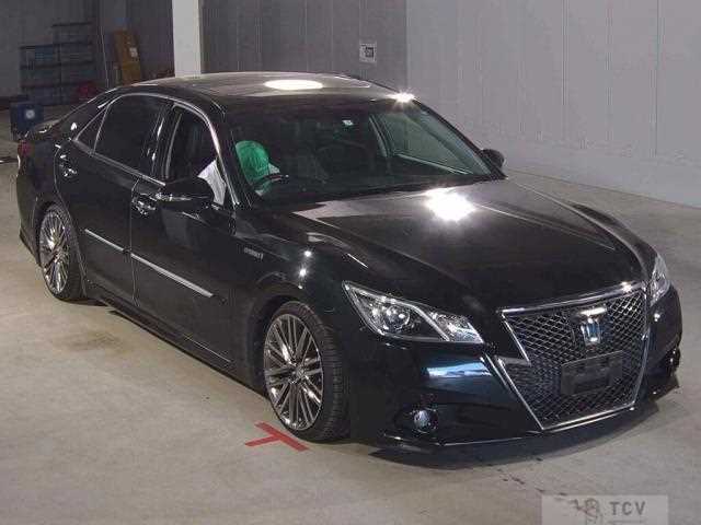 2013 Toyota Crown Hybrid