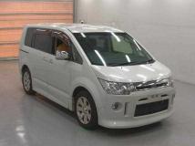 2015 Mitsubishi Delica D5