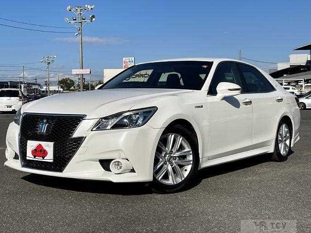 2013 Toyota Crown Hybrid