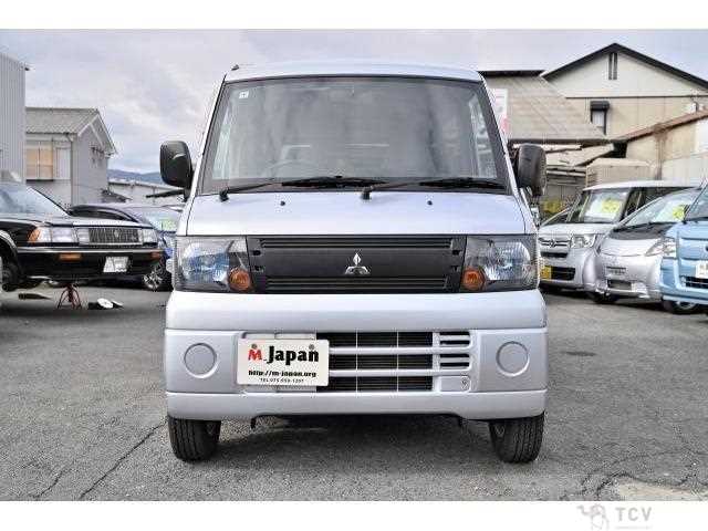 2011 Mitsubishi Minicab Van