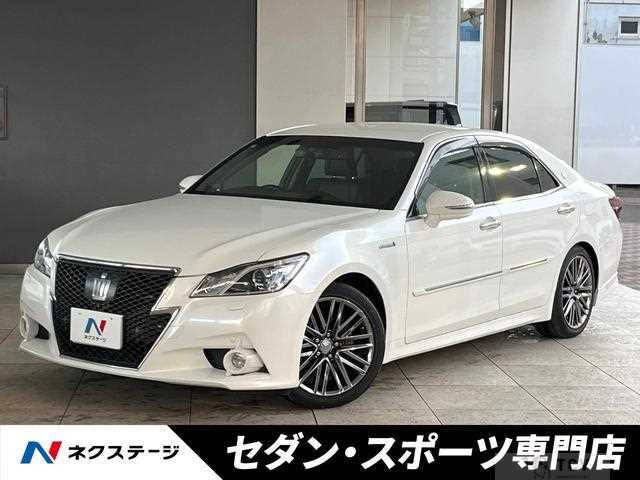 2013 Toyota Crown Hybrid