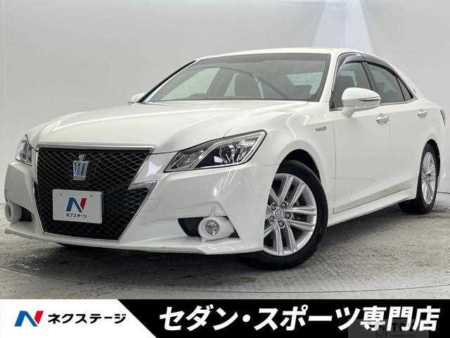2013 Toyota Crown Hybrid
