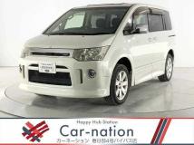 2012 Mitsubishi Delica D5