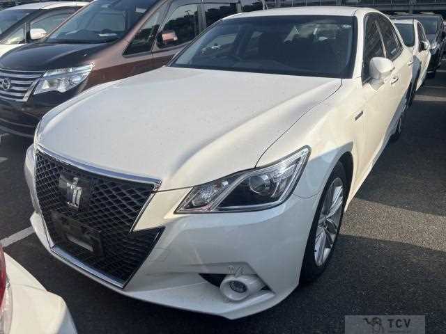 2013 Toyota Crown Hybrid