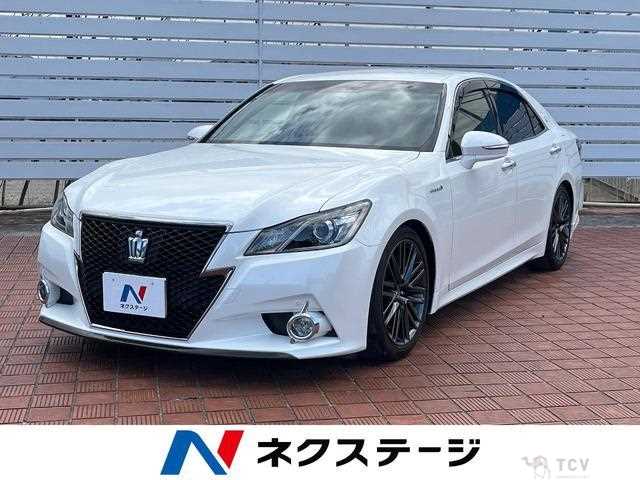 2015 Toyota Crown Hybrid