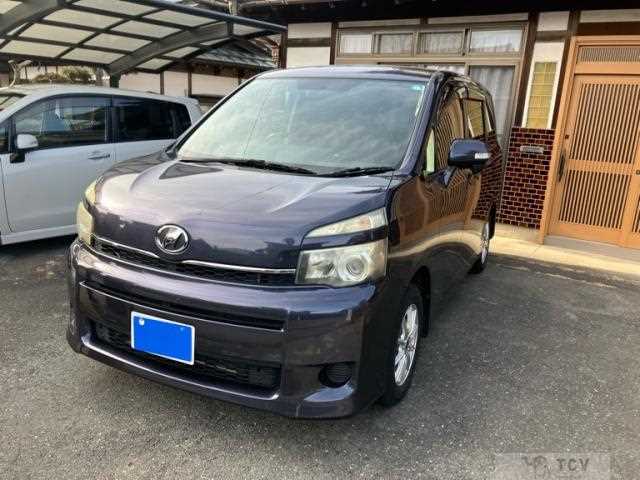 2013 Toyota Voxy