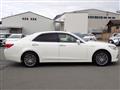 2013 Toyota Crown Hybrid