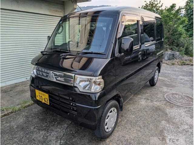 2012 Mitsubishi Minicab Van
