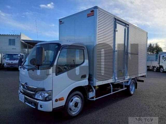 2025 Hino Dutro