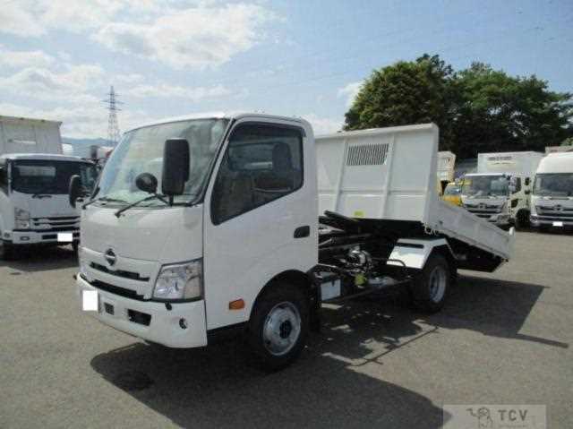 2025 Hino Dutro