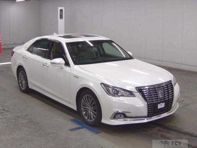 2015 Toyota Crown Hybrid