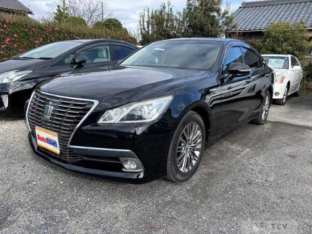 2013 Toyota Crown Hybrid