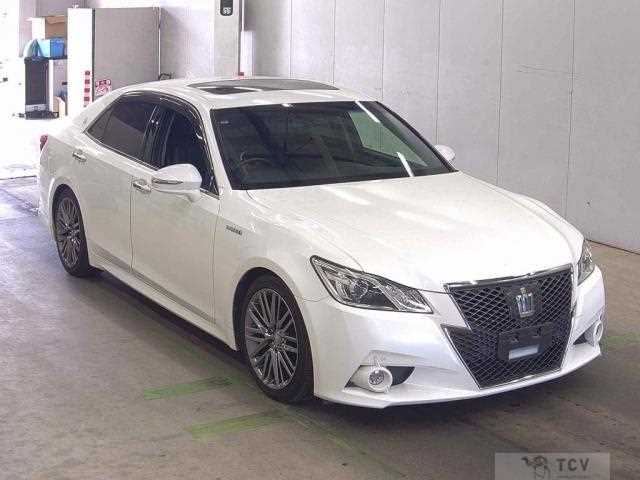 2013 Toyota Crown Hybrid