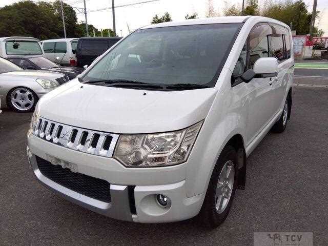 2013 Mitsubishi Delica D5