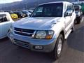 2000 Mitsubishi Pajero