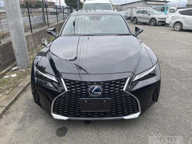 2022 Lexus IS