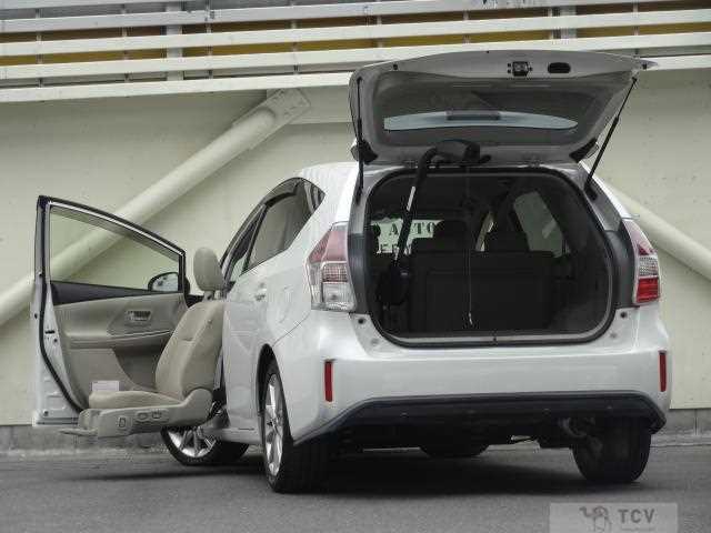 2015 Toyota PRIUS α