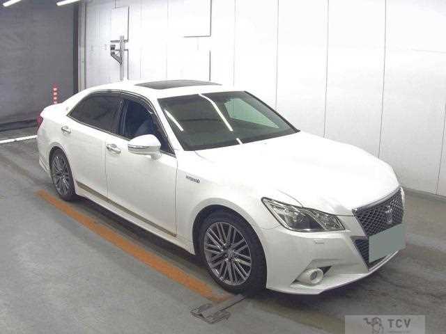 2014 Toyota Crown Hybrid