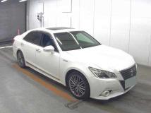 2014 Toyota Crown Hybrid