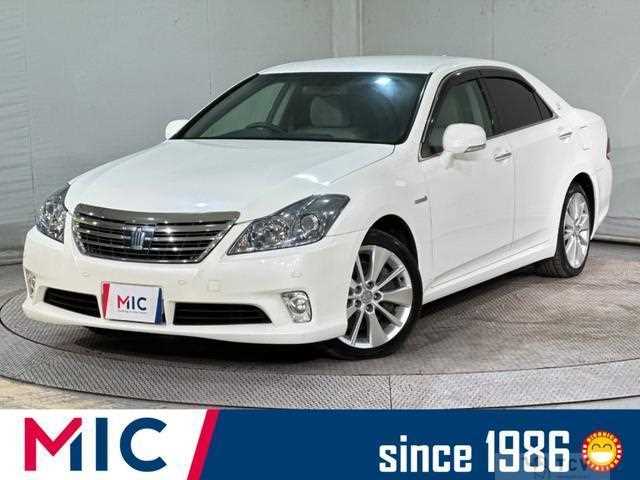 2010 Toyota Crown Hybrid