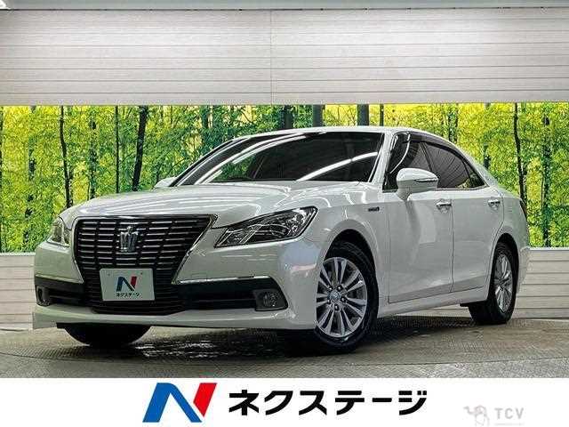 2013 Toyota Crown Hybrid