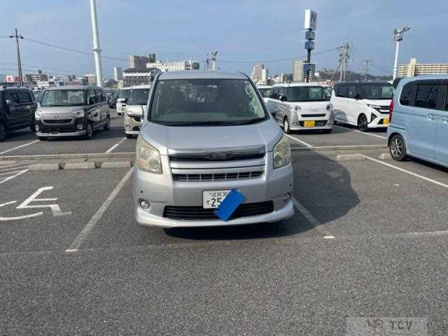 2009 Toyota Noah