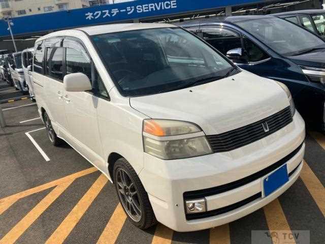 2003 Toyota Voxy