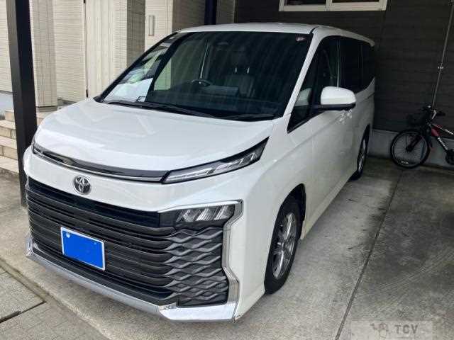 2023 Toyota Voxy