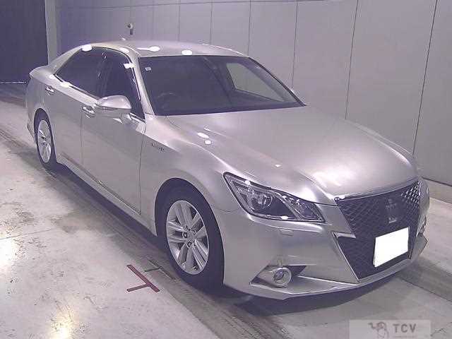 2014 Toyota Crown Hybrid