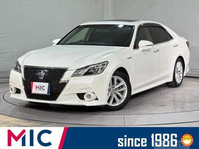 2014 Toyota Crown Hybrid