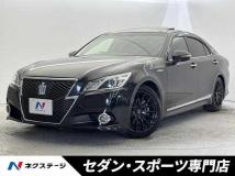 2013 Toyota Crown Hybrid