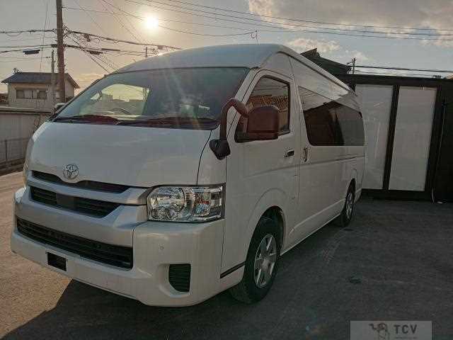 2023 Toyota Hiace Commuter