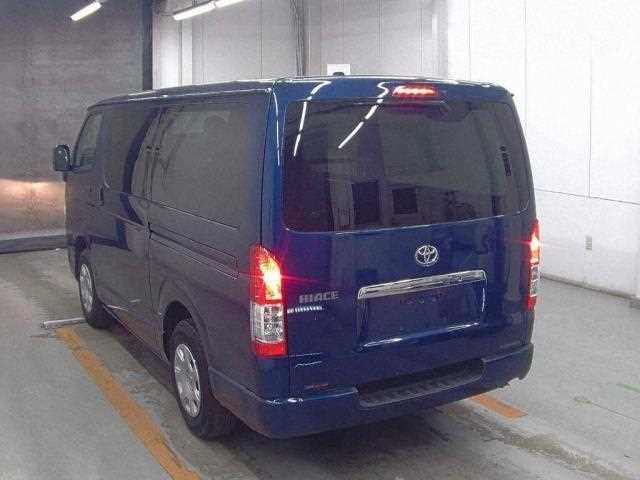 Toyota Hiace Van 2022 — миниатюра 3
