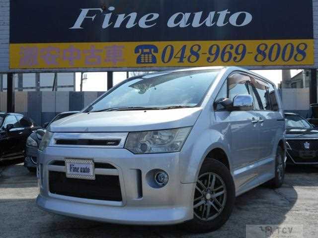 2011 Mitsubishi Delica D5