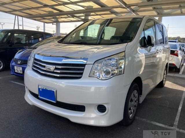 2013 Toyota Noah