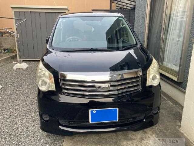 2013 Toyota Noah
