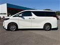 2022 Toyota Alphard Hybrid