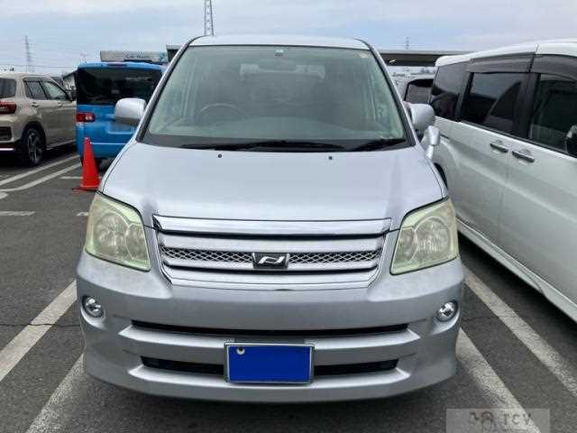 2006 Toyota Noah