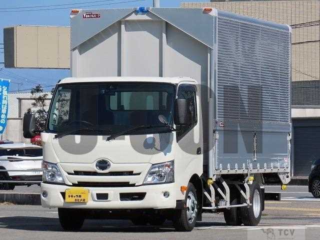 2025 Hino Dutro
