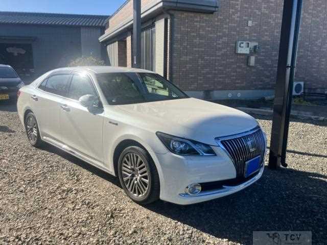 2013 Toyota Crown Majesta