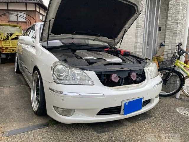 2004 Toyota Crown Majesta