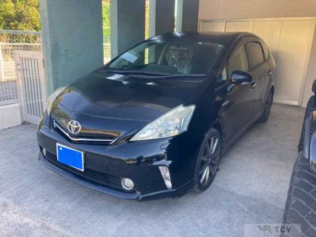 2013 Toyota PRIUS α