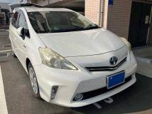 2013 Toyota PRIUS α