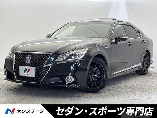2013 Toyota Crown Hybrid