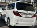 2013 Toyota Alphard G