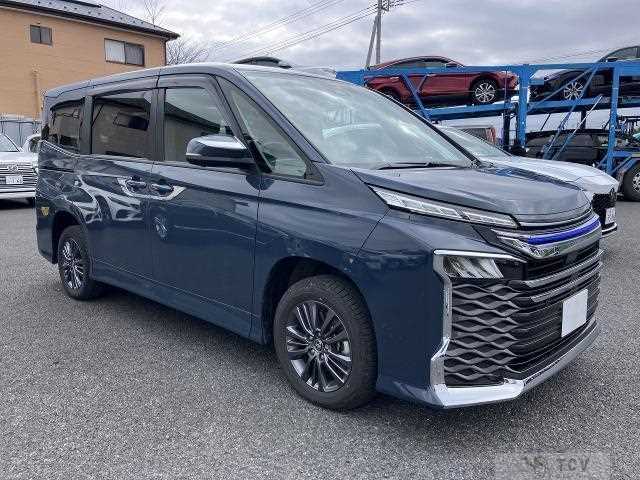 2023 Toyota Voxy