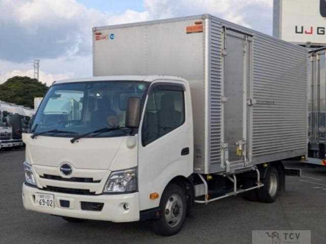 2022 Hino Dutro